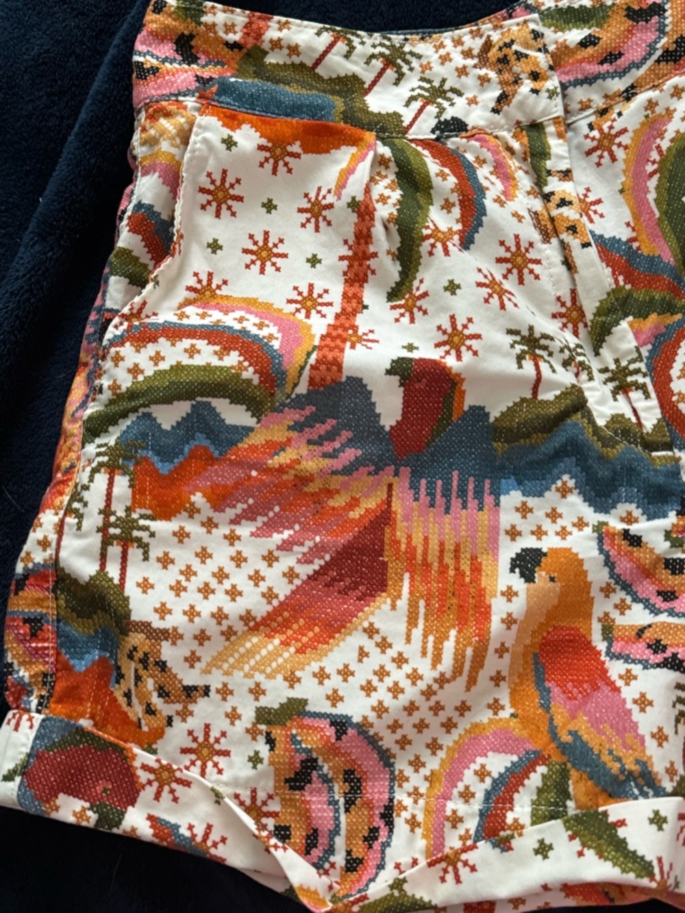 Farm Rio Anthropologie Macaw Tropical Printed Shorts XS - Picture 2 of 5